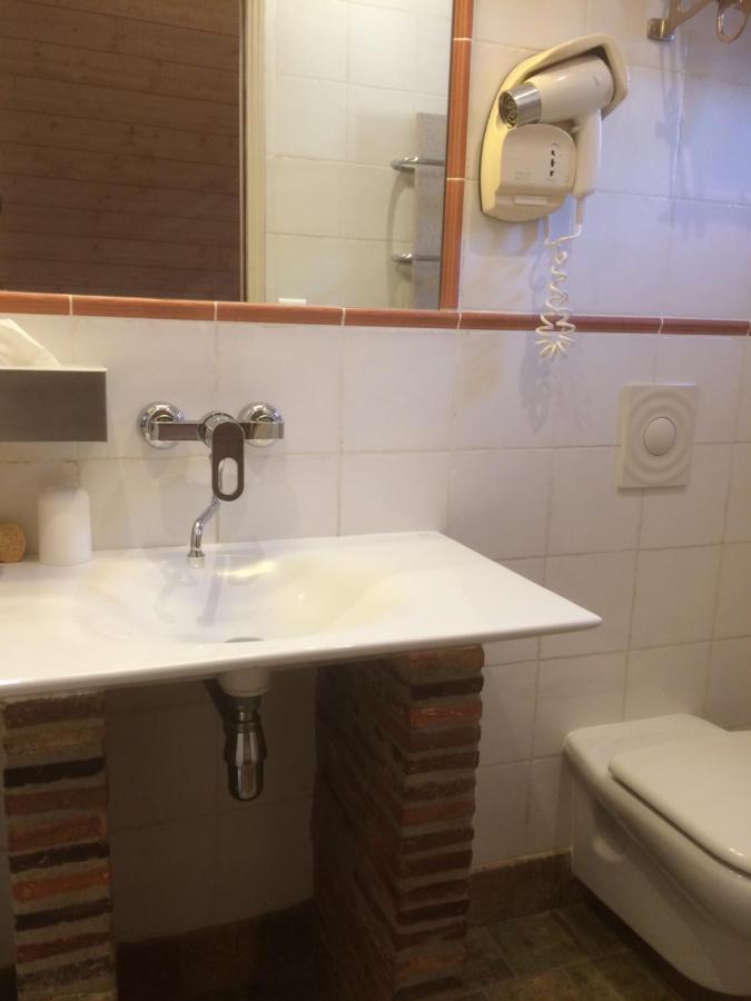 La Ferme Au Colombier Bed & Breakfast Neron Екстериор снимка